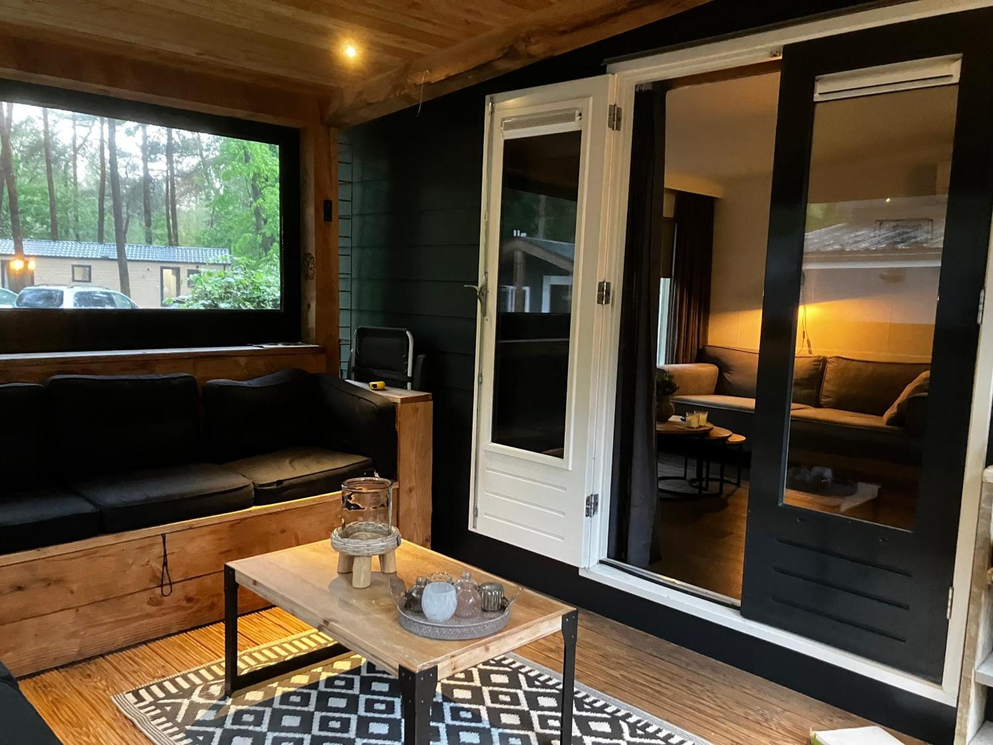 Chalet Bosrijk Midden In De Natuur-Eten&Drinken-Activiteiten-Ontspanning-En Nog Veel Meer Hoenderloo Buitenkant foto